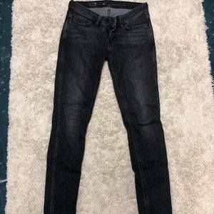Skinny jeans